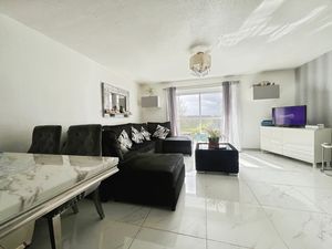 Lounge-Diner- click for photo gallery